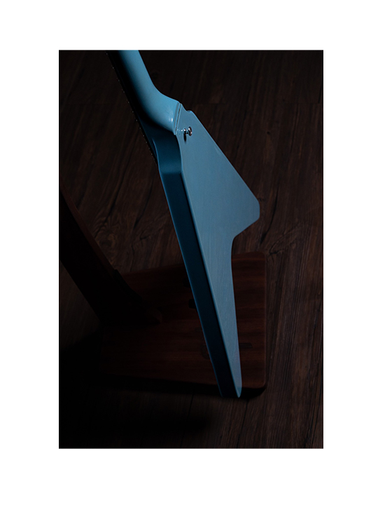 GS-CS-70S-FV-DI-VOS-MB-MHS-08 Gibson Custom Shop 70s Flying V Dot Inlays VOS Maui Blue w/Matching Headstock